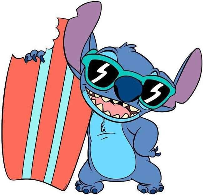 Stitch com uma Prancha de Surf mordida PNG