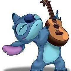 stitch olhando pra cima e tocando ukelele PNG